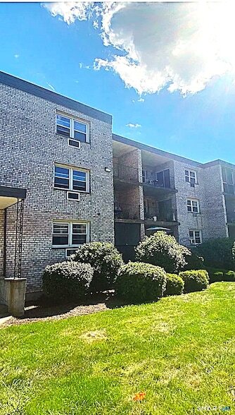 Foto del edificio - 308 Meadowside Rd
