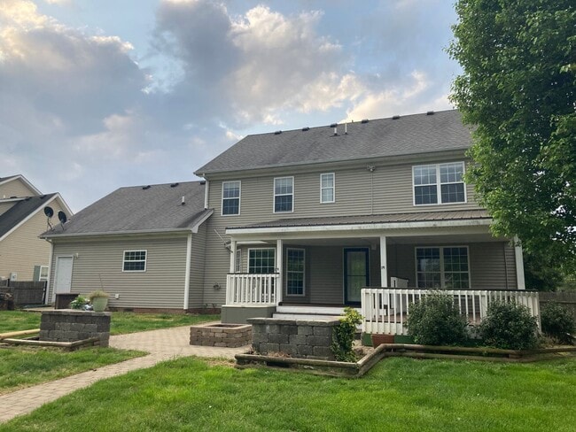 Building Photo - The Village at Pine Valley