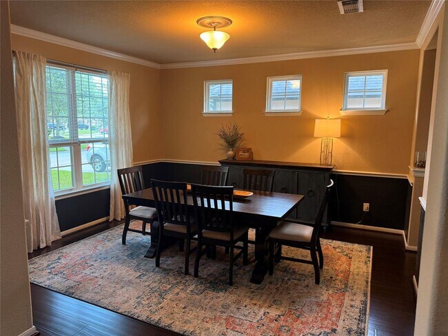 Foto del edificio - 5310 Tulip Glen Ct
