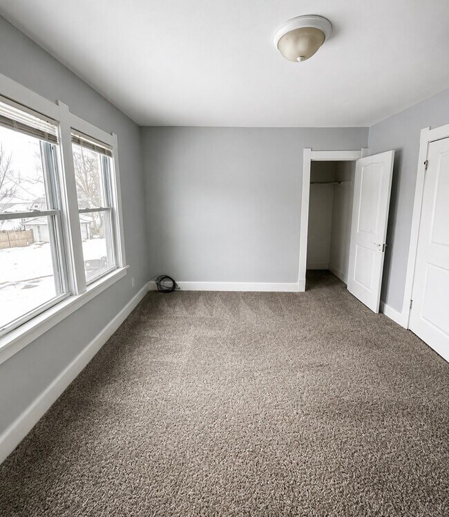 Building Photo - 3 Bed 1 Bath