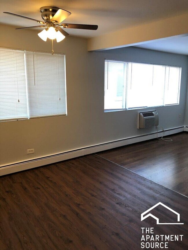 Foto del edificio - 8549 Grand Ave