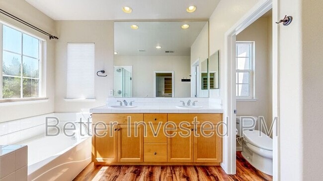 Building Photo - 2159 Nectarine Dr