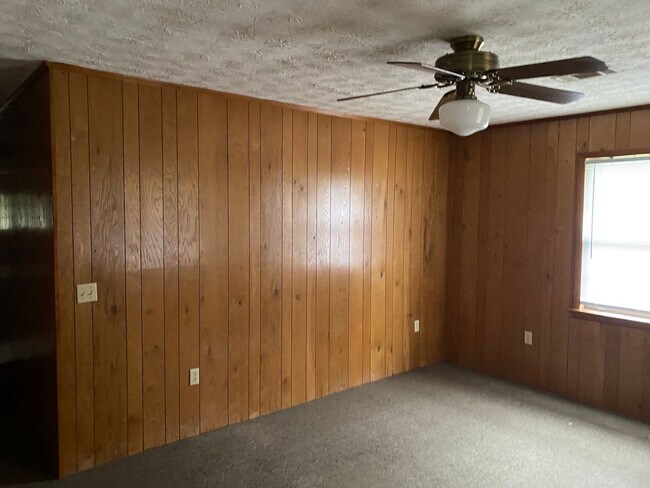 Foto del edificio - 406 Pinecrest Dr