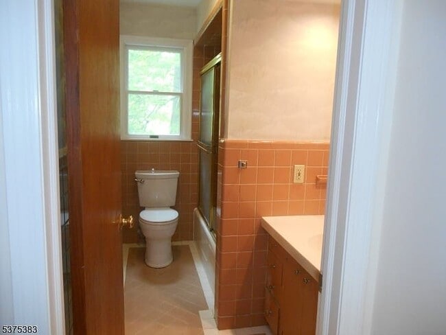 Building Photo - 25 Orchard Pl