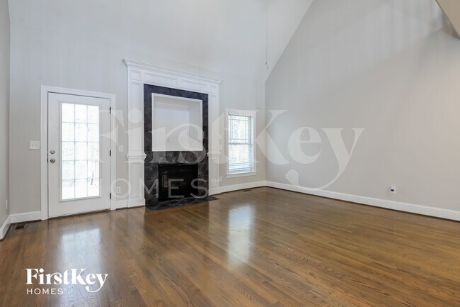 Foto del edificio - 7131 Greystone Village Ct