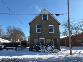 Building Photo - 145 Harris St