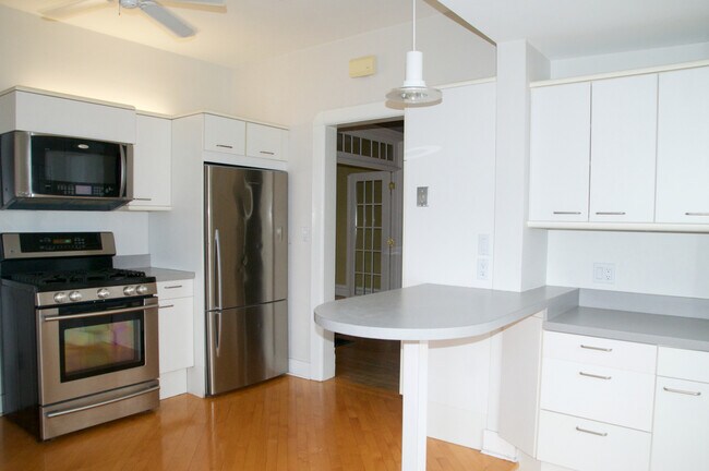 Building Photo - 214 S 7th St