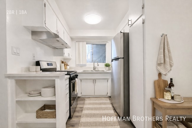 Foto del edificio - 1819 S Oxford Ave