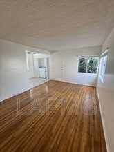 Building Photo - 624 W Riggin St