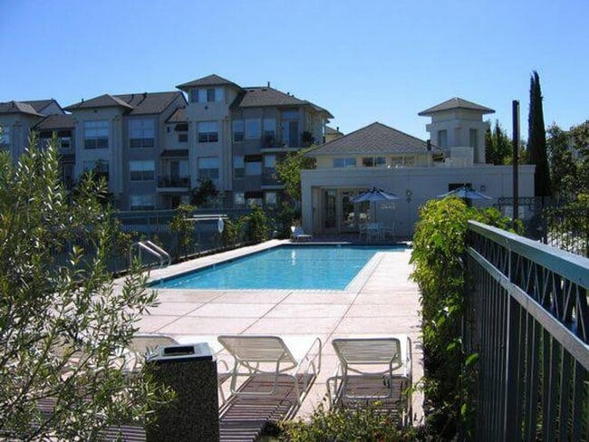 Foto del edificio - Gorgeous 2 Bd 2 Ba Unit in Redwood Shores
