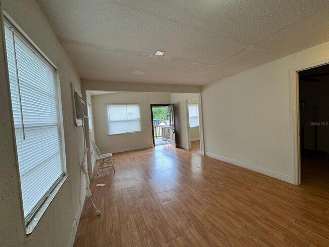 Foto del edificio - 140 E 12th St