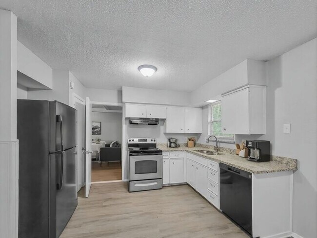 Building Photo - 2212 Arcady Ln