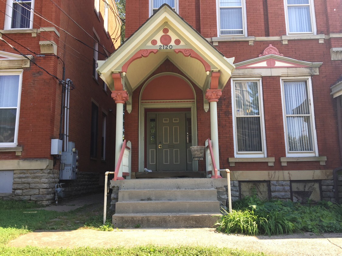 Primary Photo - 2120 Sinton Ave