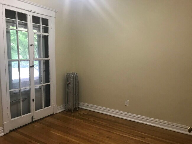Foto del edificio - 1707 Ridge Ave