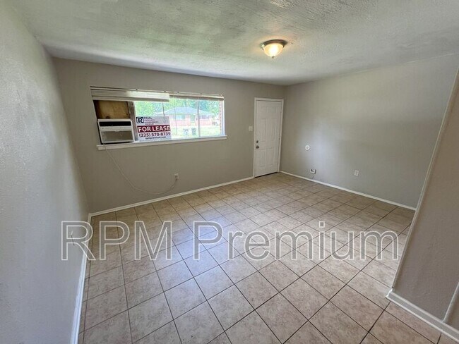 Foto del edificio - 6132 Pontotoc St