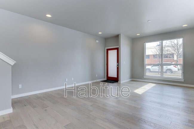Building Photo - 1639 W Idaho St