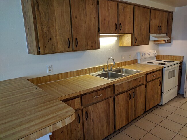 Kitchen - 105 57th Ave E