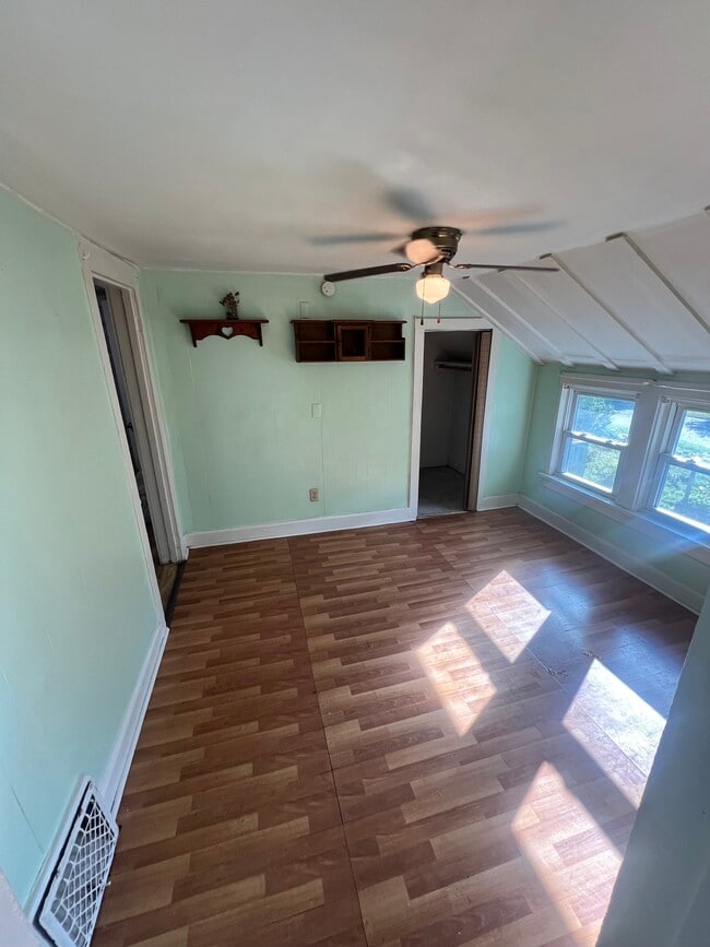 Building Photo - 132 Reed St