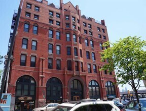 Building Photo - 77 River St