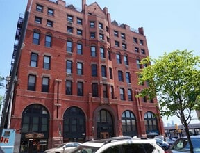 Building Photo - 77 River St