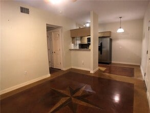 Building Photo - 2106 Cullen Ave