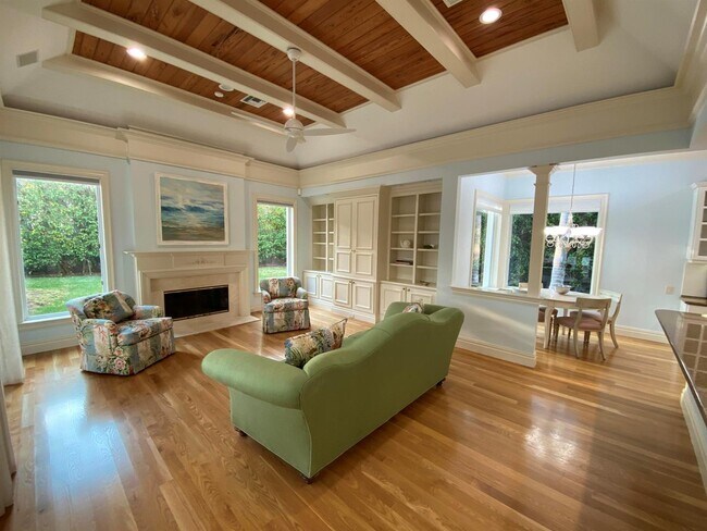 Foto del edificio - 3120 Gulf Stream Rd