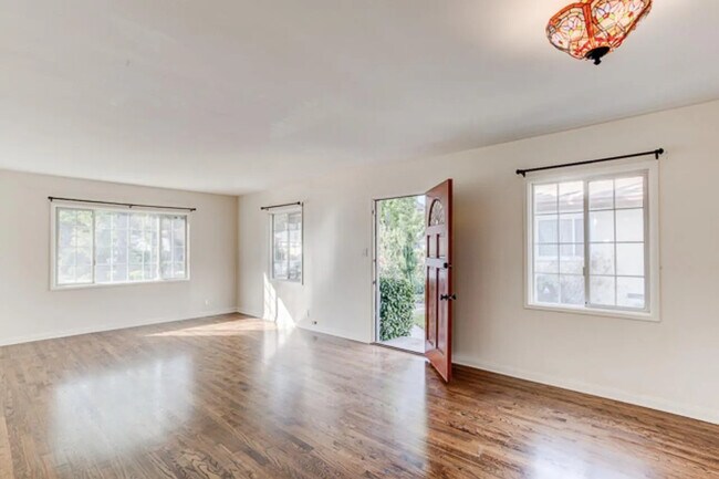 Foto del edificio - 3927 Legion Ln