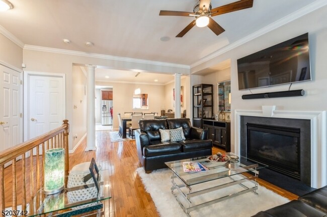 Foto del edificio - 746 Green Ln