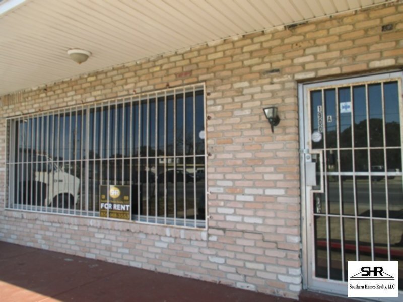 Primary Photo - 1900 N Pace Blvd