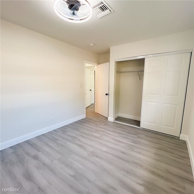 Building Photo - 4 br, 2 bath House - 211 SW 17th St