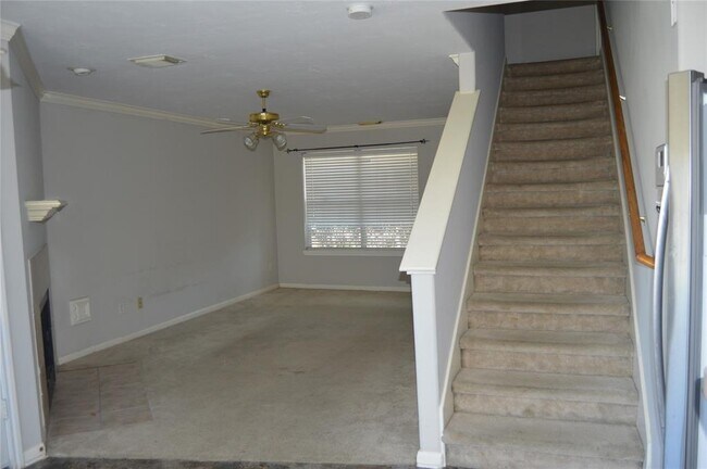 Building Photo - 8326 Malin Ct