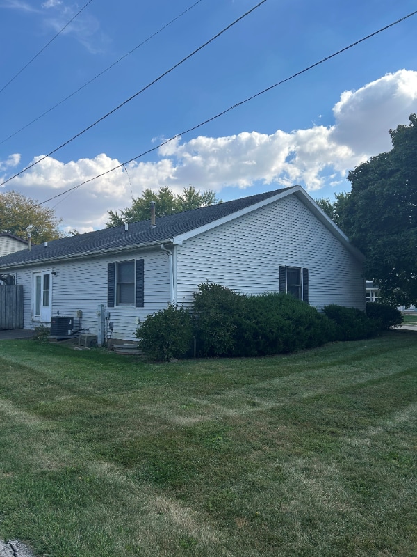 Building Photo - 201 Chamberlain Dr