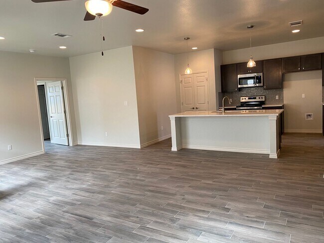 Building Photo - Charming 3-Bedroom Duplex in Peaceful Jarr...