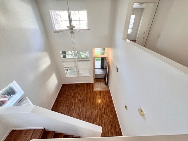 Foto del edificio - ? Charming East Davis Home – Bright, Cozy & Now with Lower Rent! ?