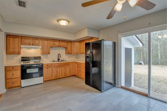 Building Photo - 8424 Herrick Ln