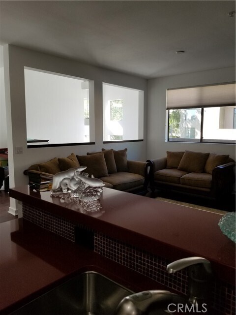Foto del edificio - 850 E Palm Canyon Dr