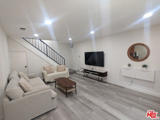 Building Photo - 12446 Rancho Vista Dr