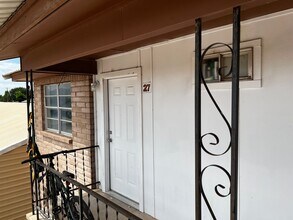 Building Photo - 1550 Arizona Dr