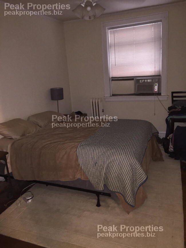 Foto del edificio - 1639 Ridge Ave