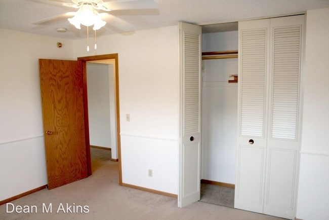 Building Photo - 4456 Parklawn Ct