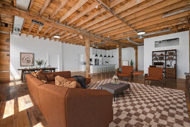 Building Photo - 2015 W Race Ave