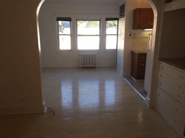 Building Photo - 22 Nassau Blvd S