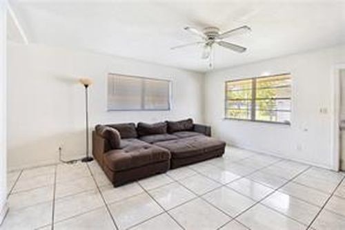 Foto del edificio - 225 SE Park St