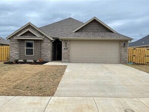 Building Photo - 4339 W Topeka Ave