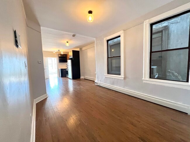 Foto del edificio - 484 Mercer St