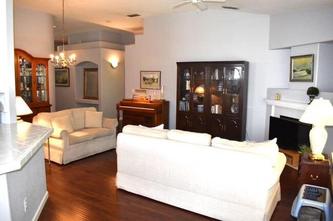 Foto del edificio - Resident Benefit Package Property