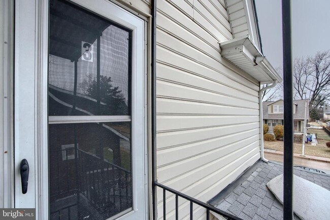 Building Photo - 3807 Fleetwood Ave