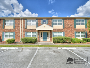 Building Photo - 1920 Edgewood Dr
