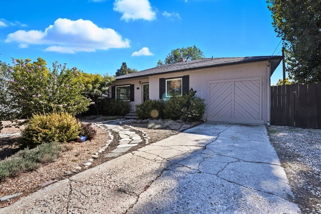 Building Photo - 3209 W Plant Dr