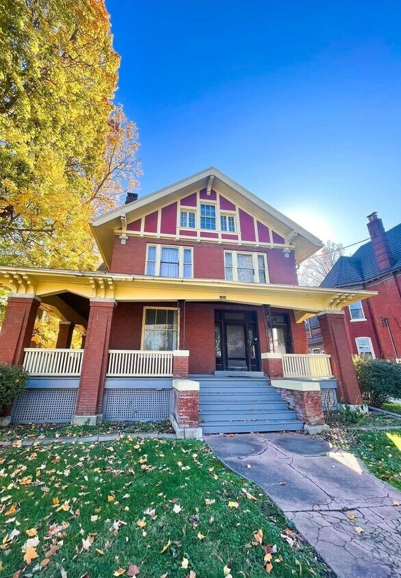 1650 Vermont St Unit 1650 Vermont, Quincy, IL 62301 Room for Rent in